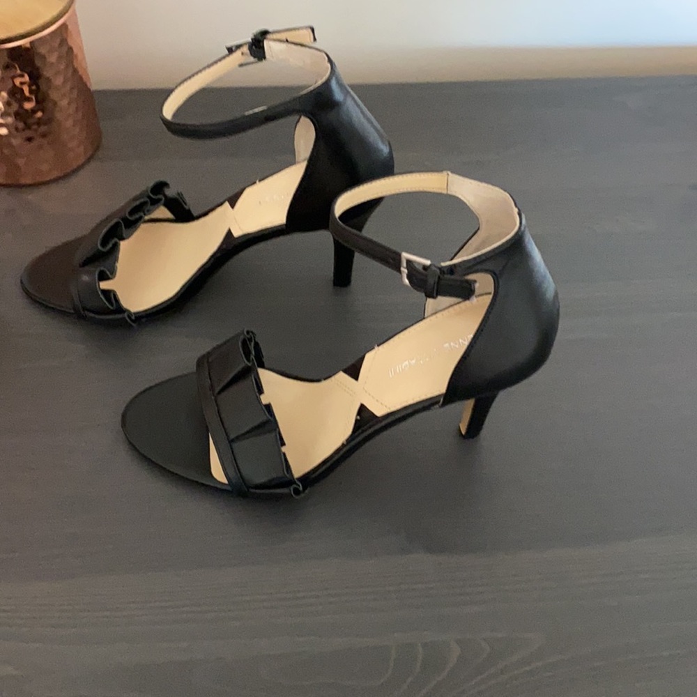 Black Ruffle Pumps - Picture 3 of 6